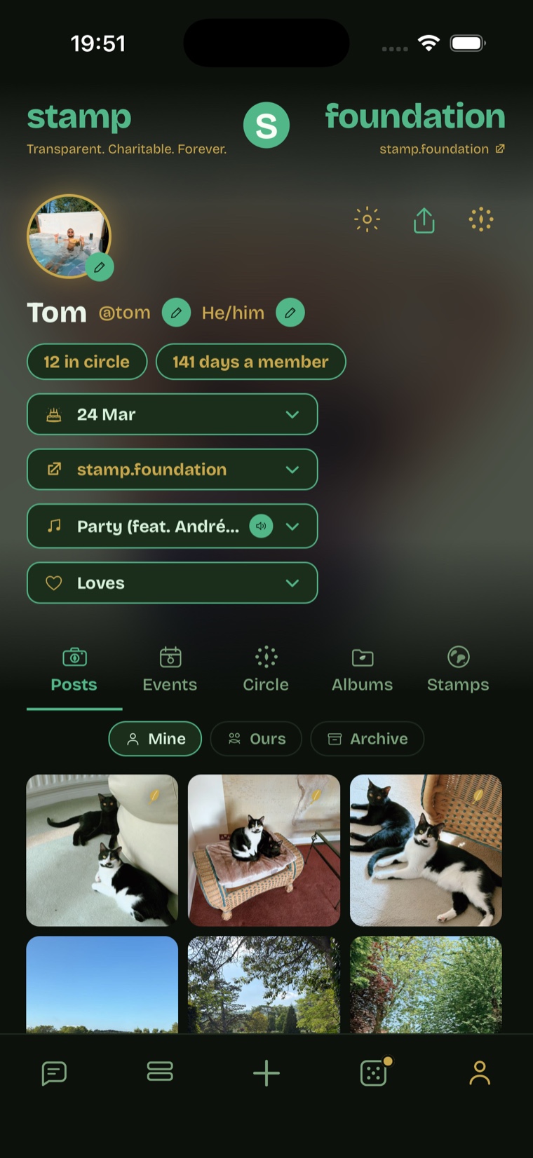 Dark theme screen